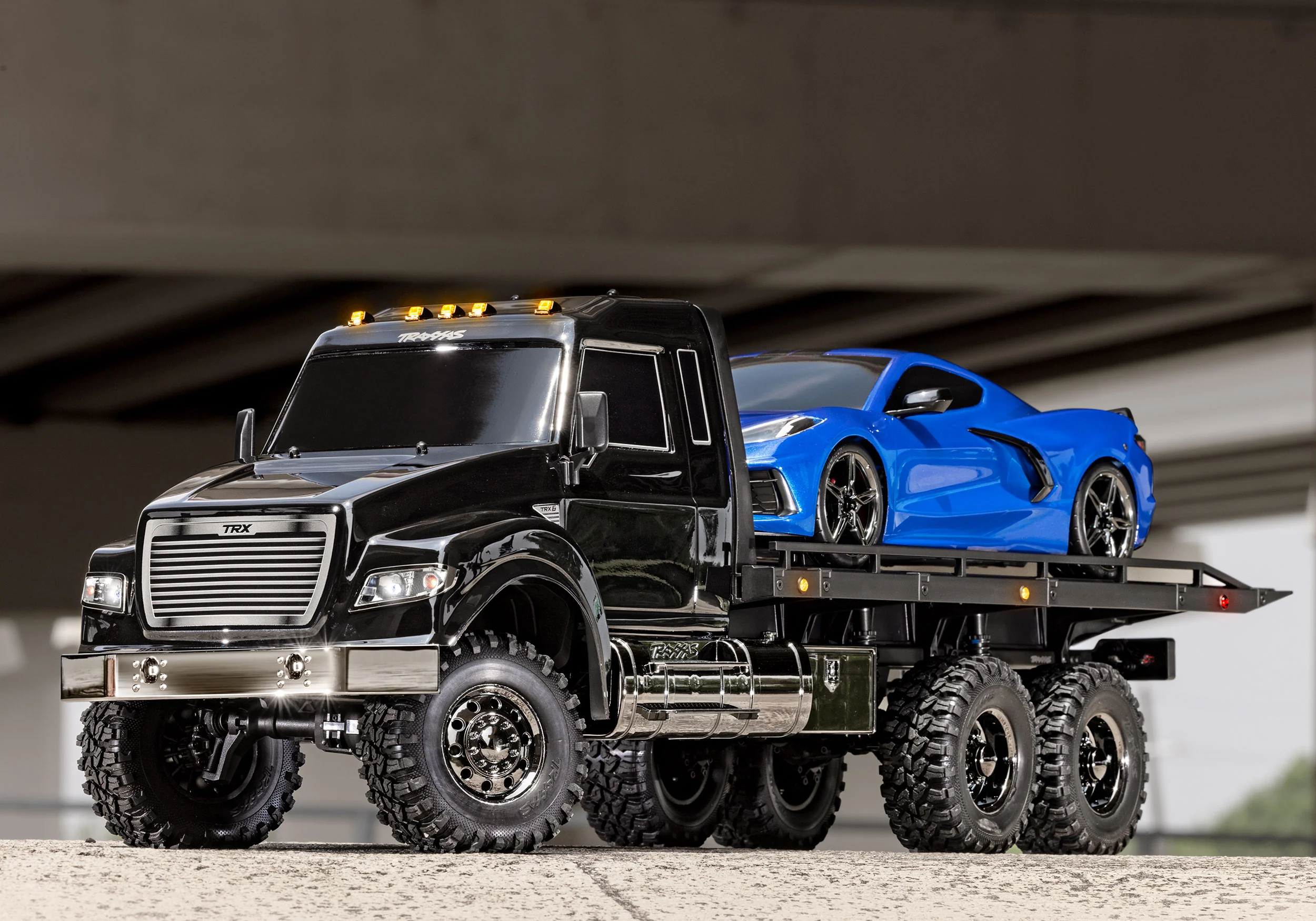 TRAXXAS TRX-6 ULTIMATE RC HAULER 1/10 RTR 6WD CRAWLER BLACK VERSION W/ WINCH TQI LINK [88086-84BLK]